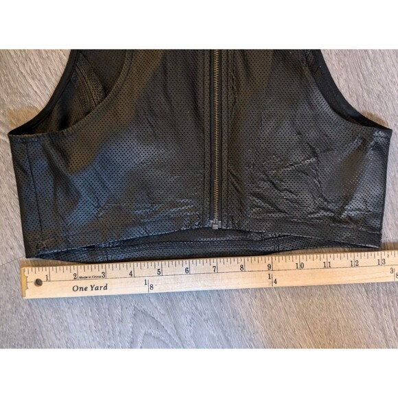 BCBGeneration Crop Tank Black Top Faux Leather Back Zip Size 0 NWT Fast Shipping - Picture 11 of 16